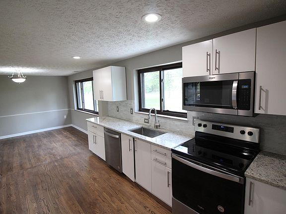 2nd image of 112 Castanea Dr