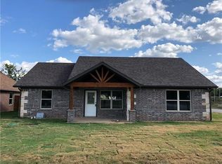 2411 Creek Dr, Granbury, TX 76048