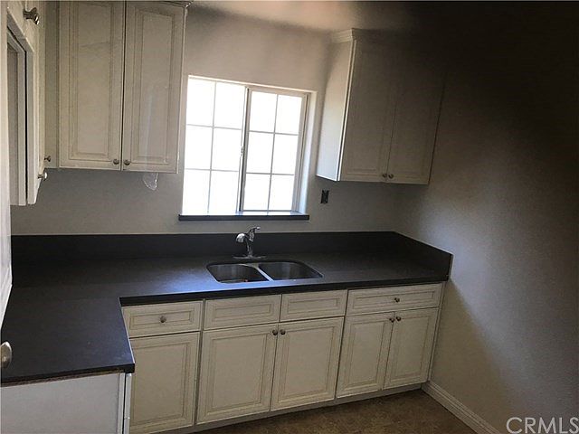 2nd image of 1078 N Almond Way
