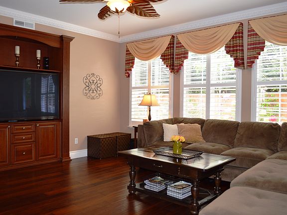5th image of 60 Casablanca St