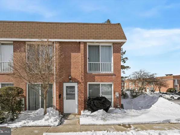 217 Saratoga Ct, Warminster, PA 18974