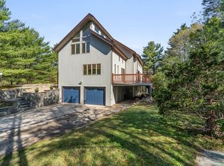 16 Rockwood Heights Rd, Manchester, MA 01944