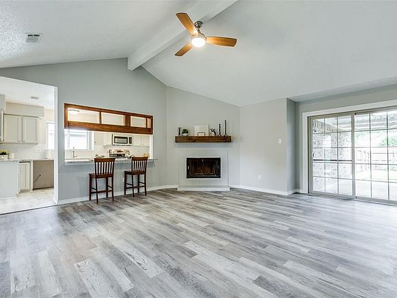2nd image of 3206 Kingswood Dr