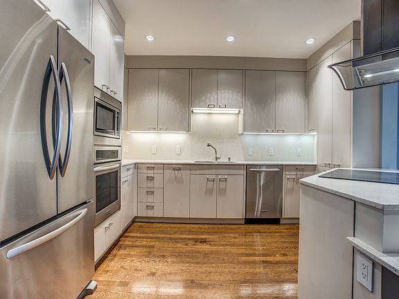 3rd image of 3601 Turtle Creek Blvd APT 1105