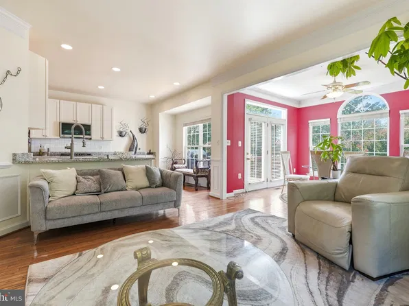 6318 Franconia Commons Dr, Alexandria, VA 22310