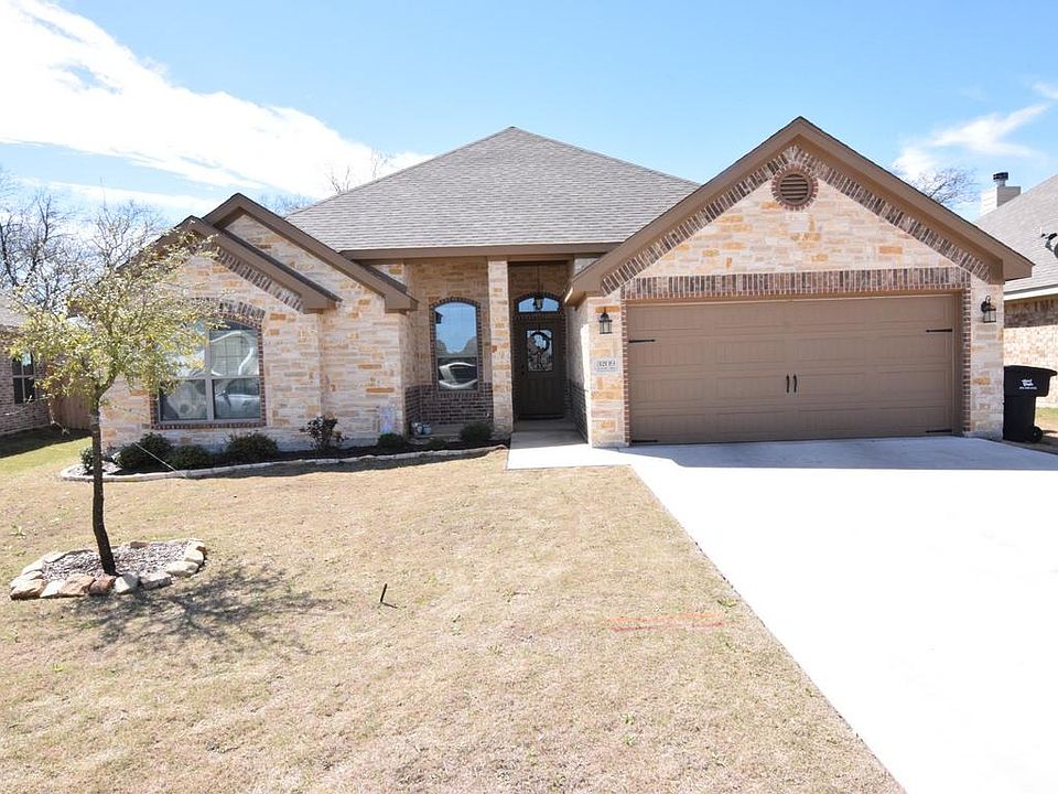 1st image of 3209 Crystal Ann Dr