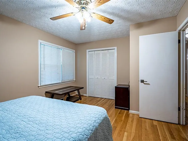 465 Dobbs Rd #B — Photo 22