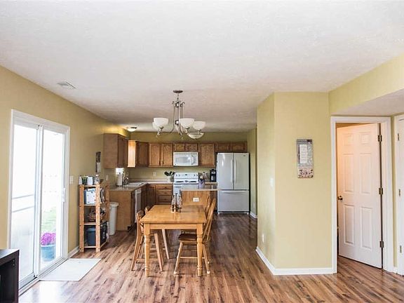 4th image of 3580 Goodall Ct