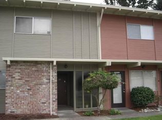 12215 SE 60th St APT 36, Bellevue, WA 98006