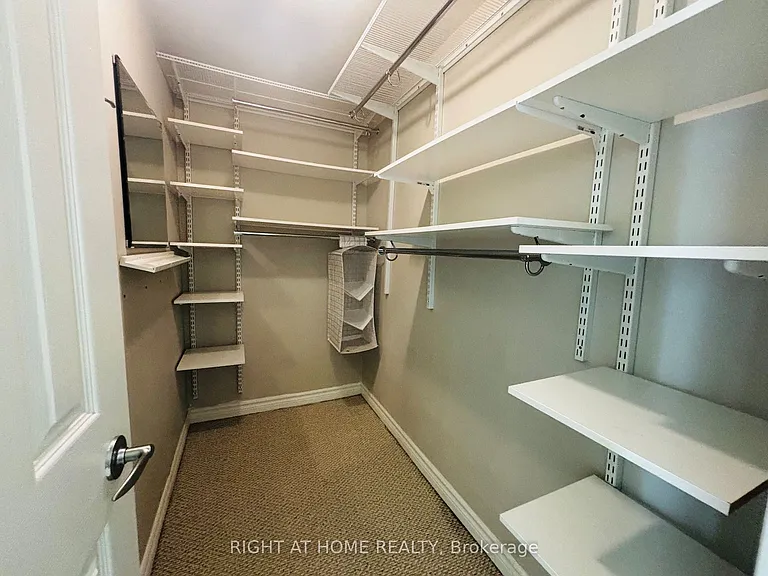 3504 Hurontario St #907 — Photo 16