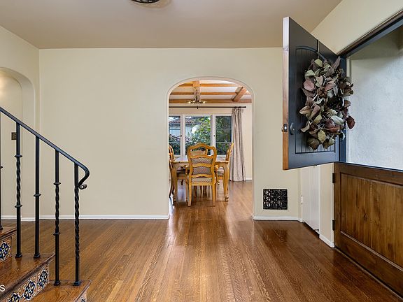 5th image of 1400 S Oak Knoll Ave