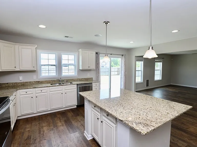 3680 Moseley Dr — Photo 20