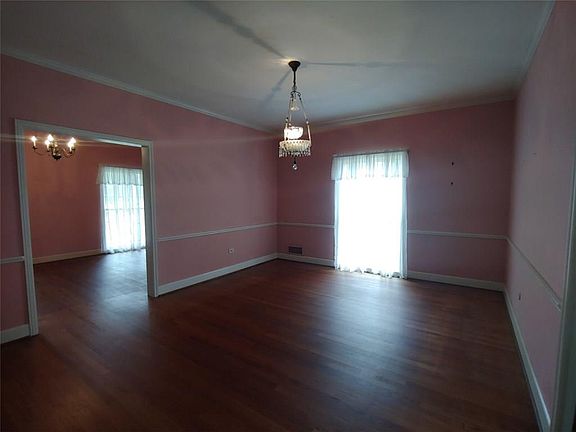 4th image of 2404 E Academy Ave
