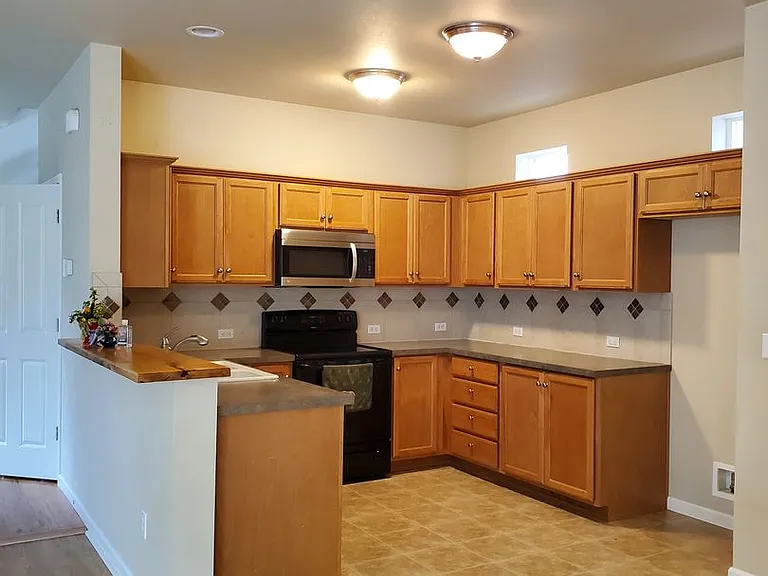 7612 Kodiak Ave NE — Photo 2