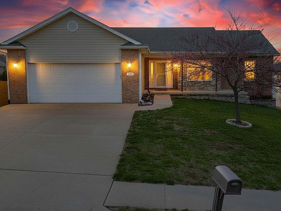 4th image of 3103 Woods Crossing Dr