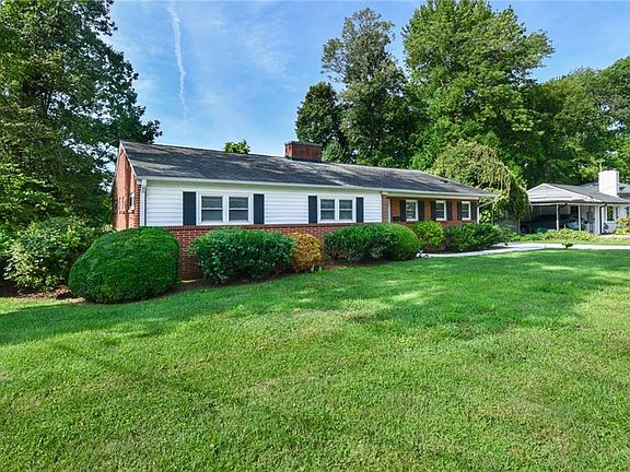 2nd image of 2601 Fairway Dr