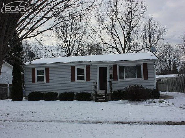 613 Ryan St photo 1