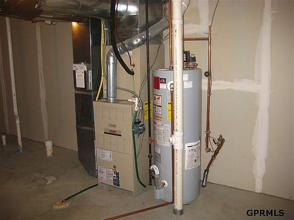 4th image of 14202 Kelly Dr