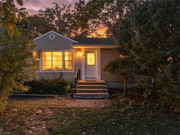 55 Lakeview Ave, Grimsby, ON L3M 3M3