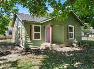 700 N Gresham St, Marlin, TX 76661