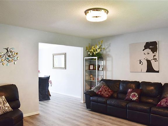 5th image of 2900 Scenic Valley Dr
