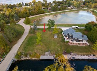 4232 Island Circle Dr, Sturgeon Bay, WI 54235