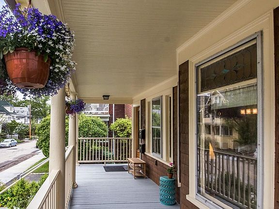 4th image of 32 Commonwealth Rd #1