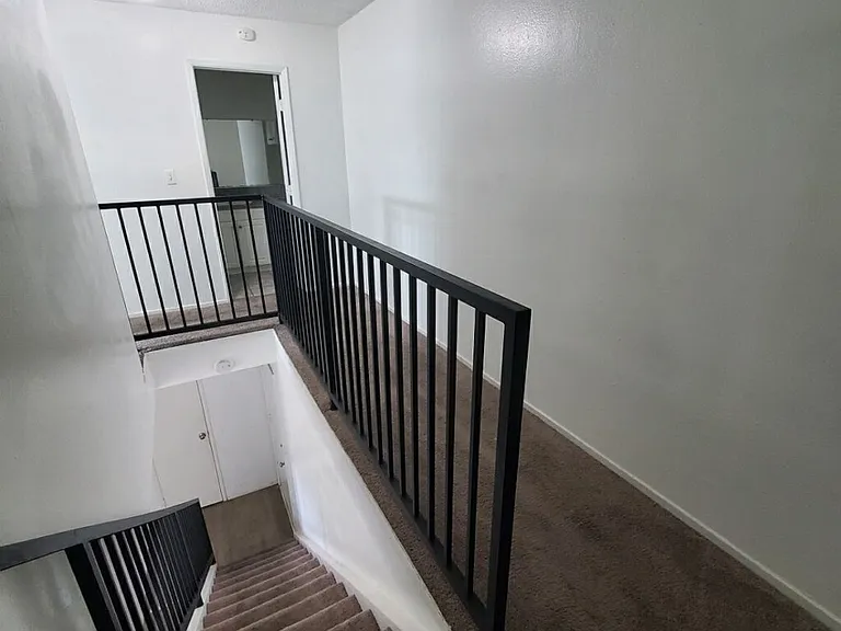 545 E Rue Royale St — Photo 7