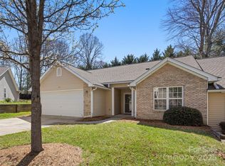 324 Wiltshire Cir, Fletcher, NC 28732