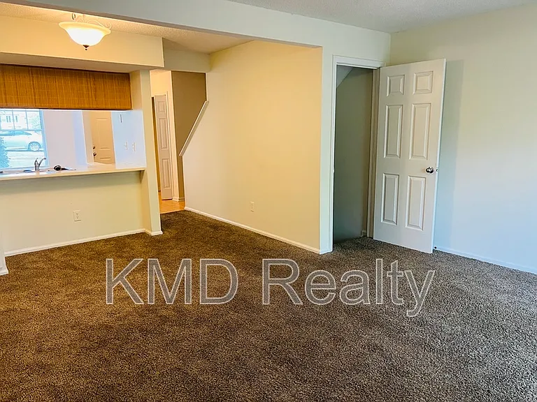 630 Lex Dr — Photo 2