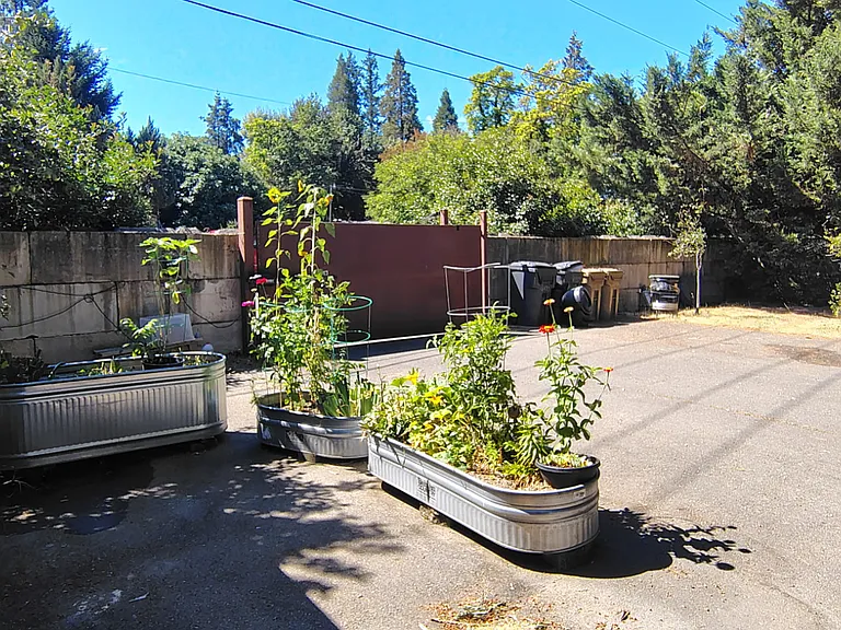 2100 Rogue River Hwy #A — Photo 6