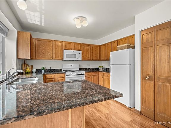 2nd image of 476 Topaz Ln