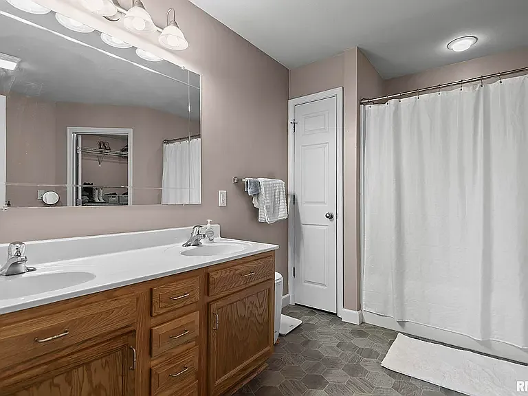 2721 Carl Prairie Dr — Photo 12