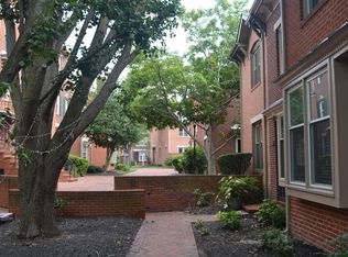 544 Colecroft Ct, Alexandria, VA 22314
