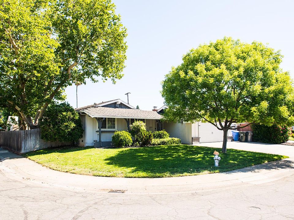 1st image of 8201 Lake Forest Dr