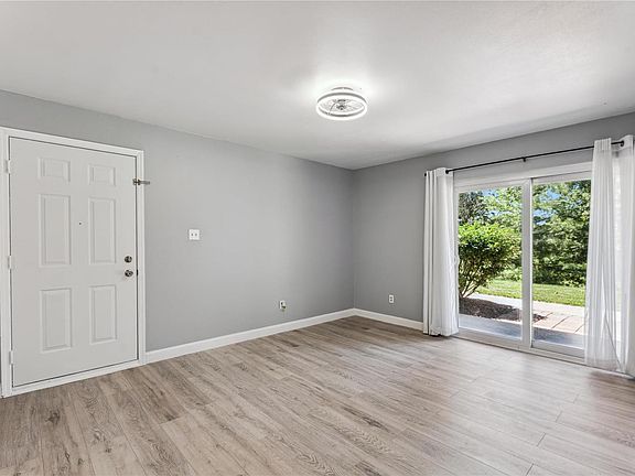 5th image of 1942 Marine Terrace Dr APT B