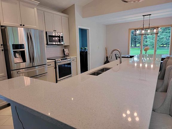 5th image of 22967 Alderwood Ct