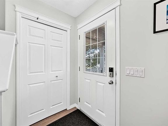 4th image of 265 E Everglen Rise SW
