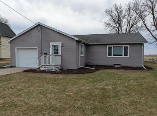 400 9th St SW, Wells, MN 56097