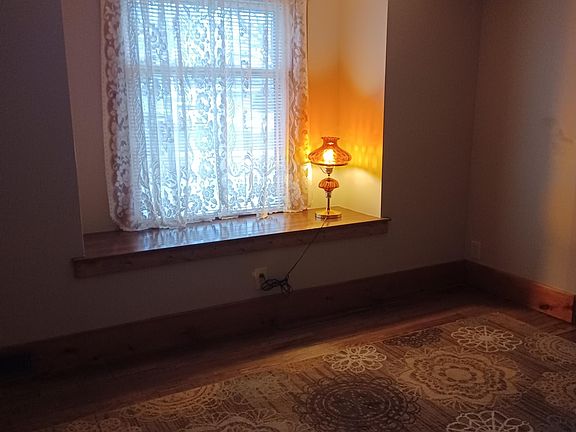 4th image of 3912 Highlawn Ave SE