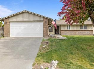 8902 W Falls Ave, Kennewick, WA 99336