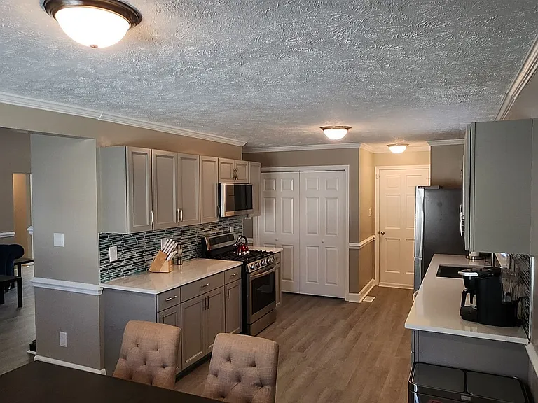 258 Kenwood Dr — Photo 6