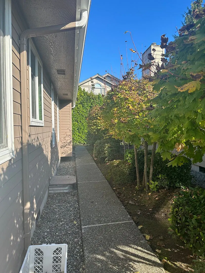 Available Now 55+ Community - 4005-B Village Dr — Photo 3