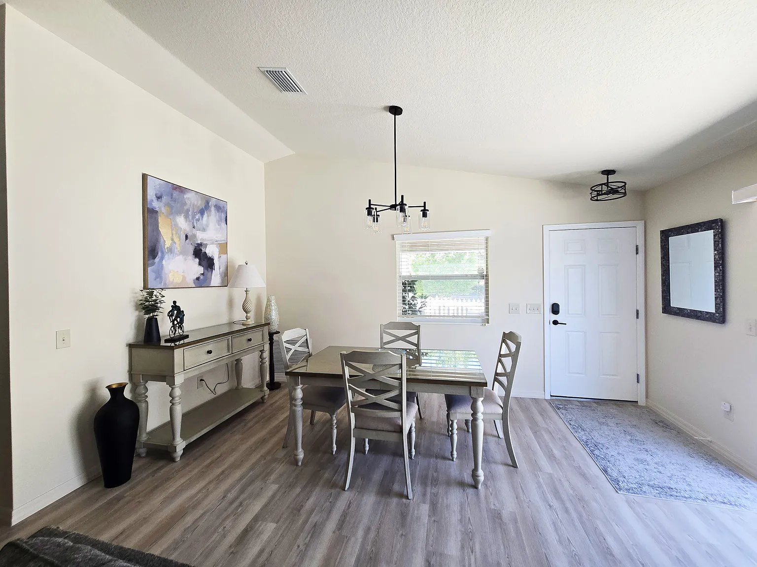 2 bed, 1156 sqft, $2,300 — Photo 4