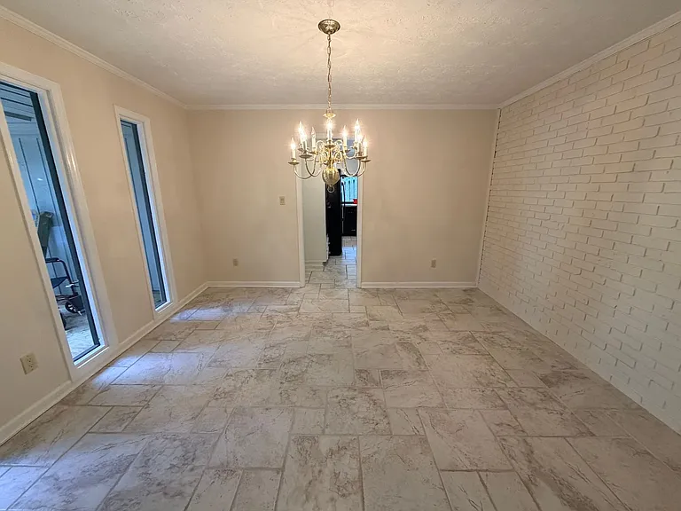 298 Indian Hills Trl — Photo 4