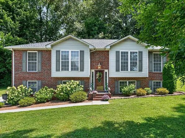 1920 Bay View Dr, Cookeville, TN 38506