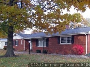 1 Hickory Dr, Villa Grove, IL 61956