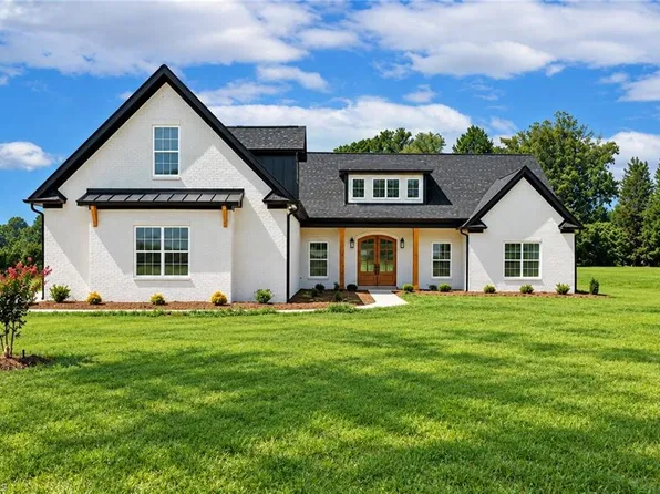 479 Garnet Ln, Lexington, NC 27295