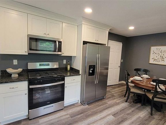 2nd image of 651 Vaughan Ave