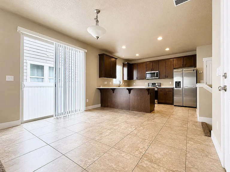 6883 S Suzanne Dr — Photo 4